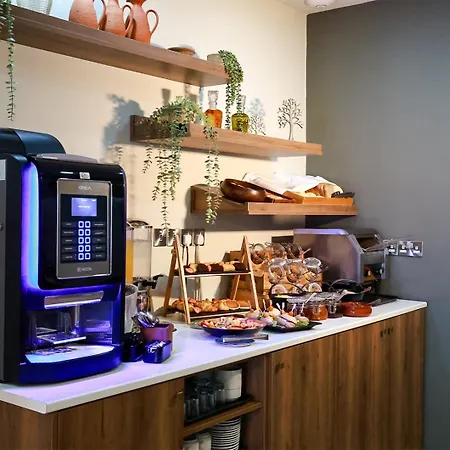 Mikes Kanarium Ξενοδοχείο Λάρνακα