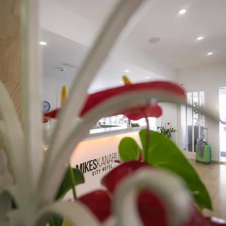 Mikes Kanarium Λάρνακα