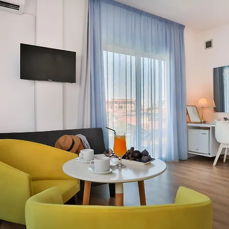 Hotel Mikes Kanarium Larnaca