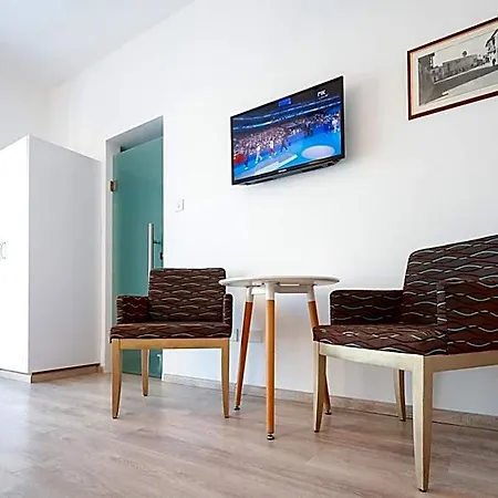 Mikes Kanarium Hotel 3*