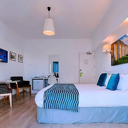 Mikes Kanarium Hotel