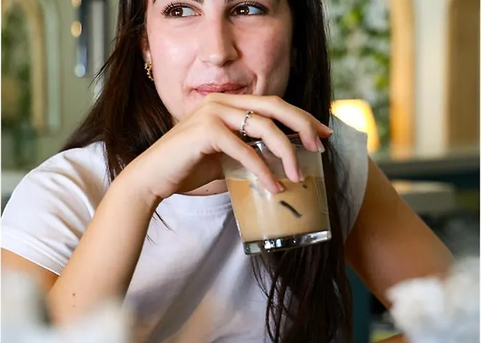 Готель Mikes Kanarium Ларнака