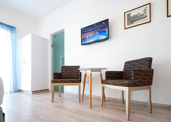 Mikes Kanarium Готель 3*