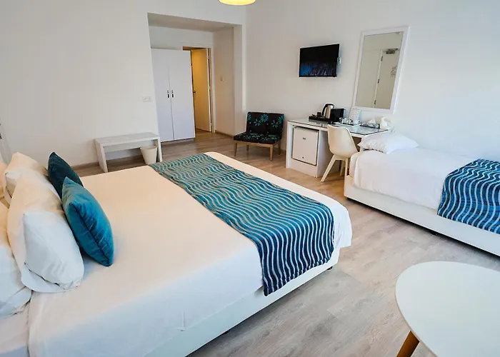 Готель Mikes Kanarium 3*