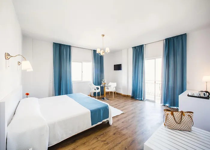 Готель Mikes Kanarium