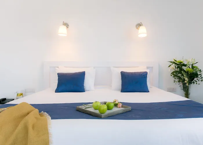 Mikes Kanarium Готель