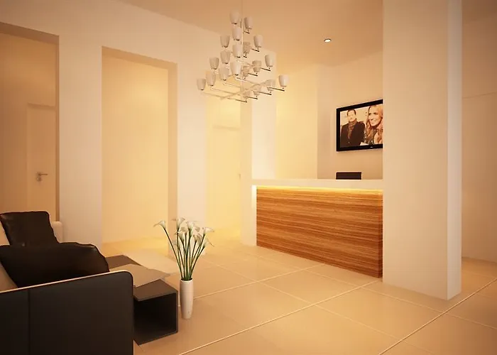 Mikes Kanarium Ларнака