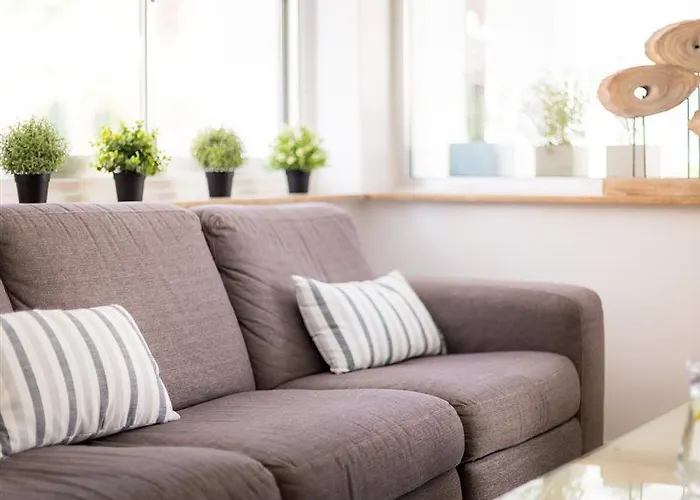 Mikes Kanarium Готель