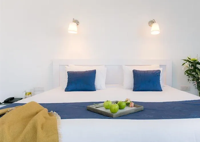 Mikes Kanarium Hotel Larnaca