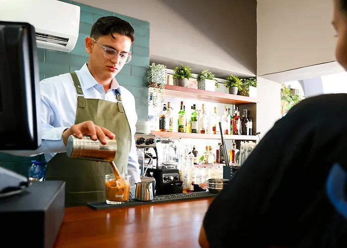 Mikes Kanarium Hotel Larnaca