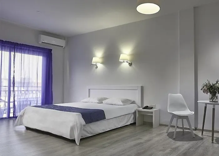 Mikes Kanarium Hotel 3*